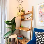 Casa de Férias Bright Center, 10m From Subway, 6 Rooms, Up To 20 Ppl