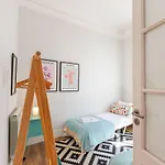 Bright Center, 10m From Subway, 6 Rooms, Up To 20 Ppl Lisboa