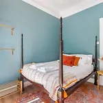 Feriehus Bright Center, 10m From Subway, 6 Rooms, Up To 20 Ppl Lisboa