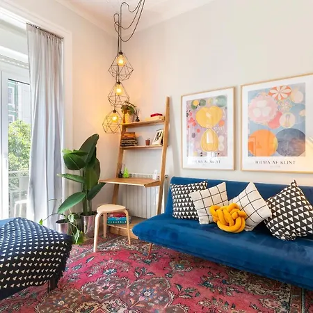 度假居 Bright Center, 10m From Subway, 6 Rooms, Up To 20 Ppl *