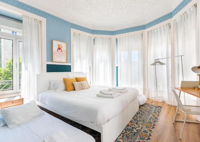 Bright Center, 10m From Subway, 6 Rooms, Up To 20 Ppl 度假居 Lisboa