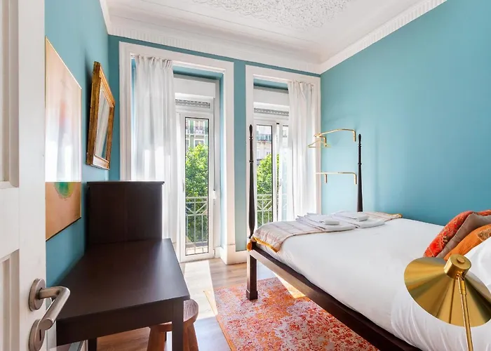 度假居 Bright Center, 10m From Subway, 6 Rooms, Up To 20 Ppl