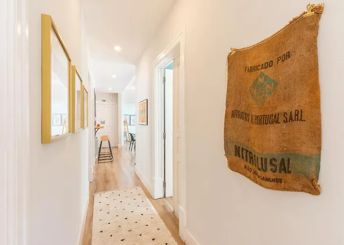 Bright Center, 10m From Subway, 6 Rooms, Up To 20 Ppl 度假居