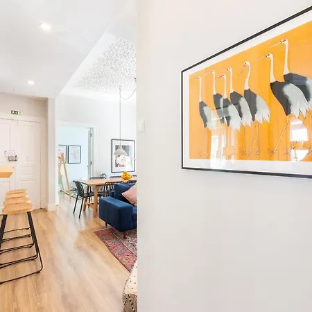 度假居 Bright Center, 10m From Subway, 6 Rooms, Up To 20 Ppl
