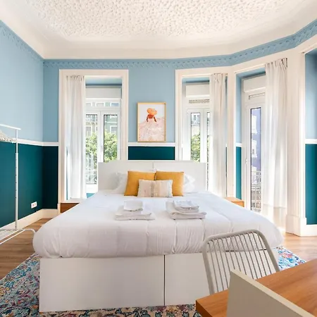 度假居 Bright Center, 10m From Subway, 6 Rooms, Up To 20 Ppl