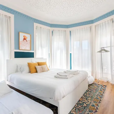 Bright Center, 10m From Subway, 6 Rooms, Up To 20 Ppl 度假居 Lisboa