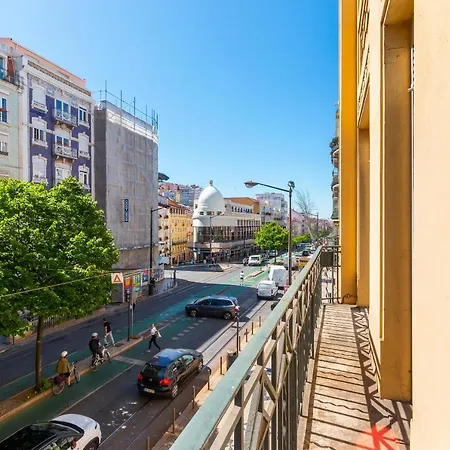 Bright Center, 10m From Subway, 6 Rooms, Up To 20 Ppl Holiday home